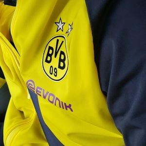 Meet your Posher, Dinaa mujcic